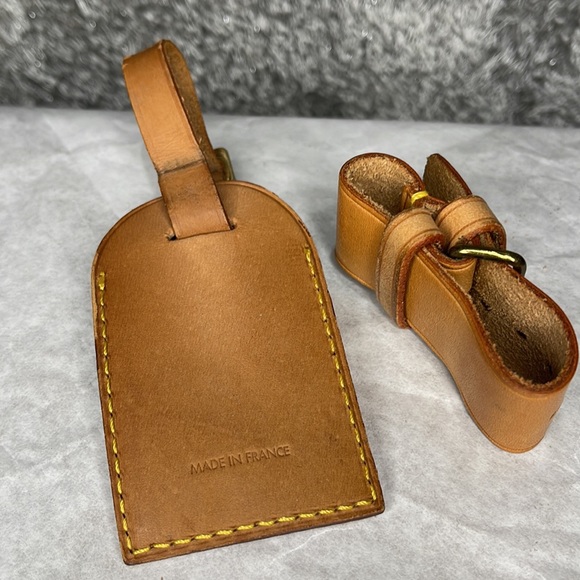 Louis Vuitton Leather Luggage Tag and Poignet Set - Picture 6 of 8